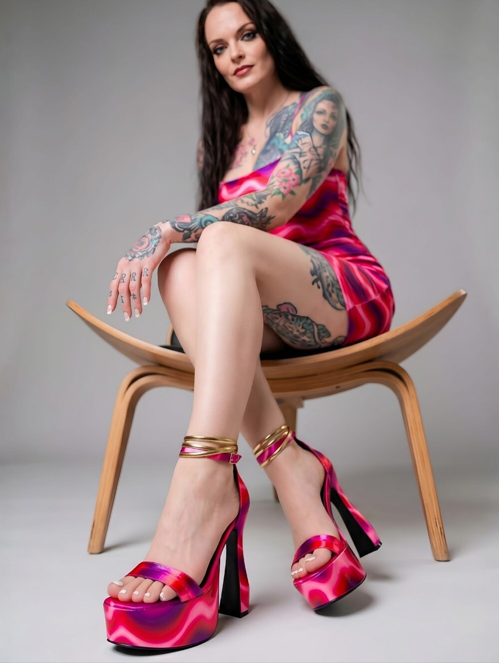 Poster Grl ✦ Platform Heels ✦ Pink Swirl Chain Gold Strap Peep Toe Stiletto 8